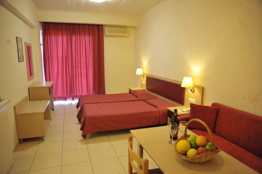Anseli Aparthotel 2*