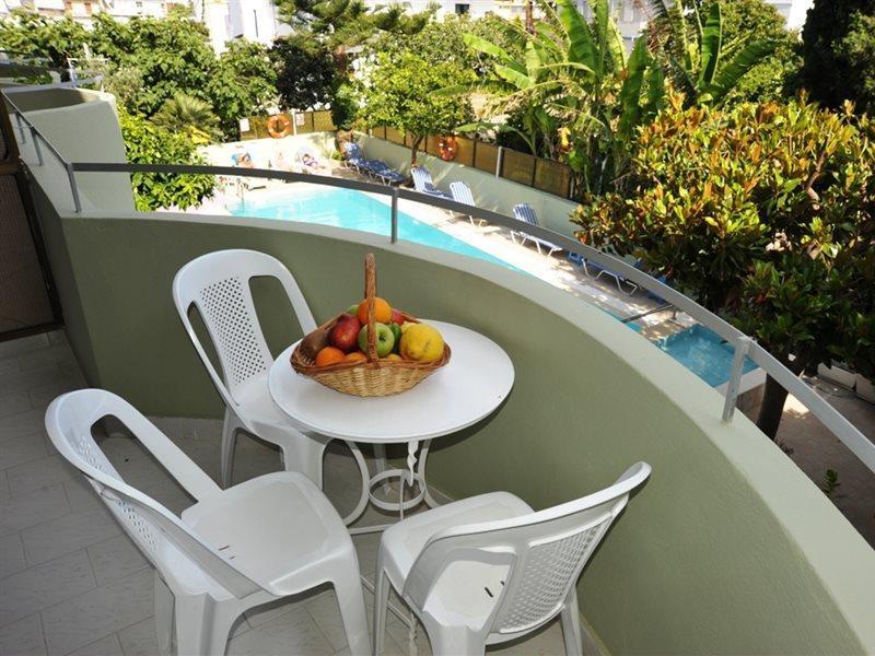 Anseli Aparthotel 2*