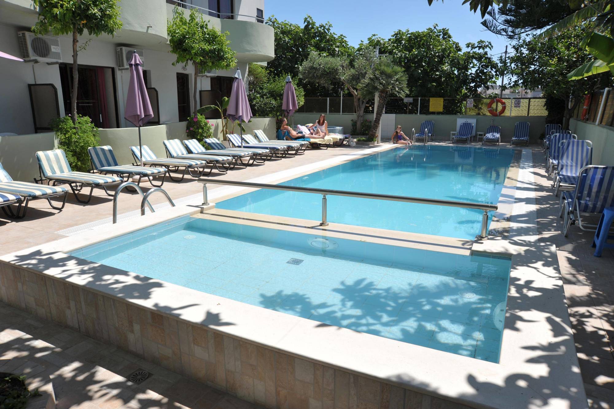 Anseli Aparthotel